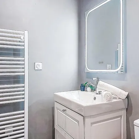Les Cariatides 6 By Interhome *